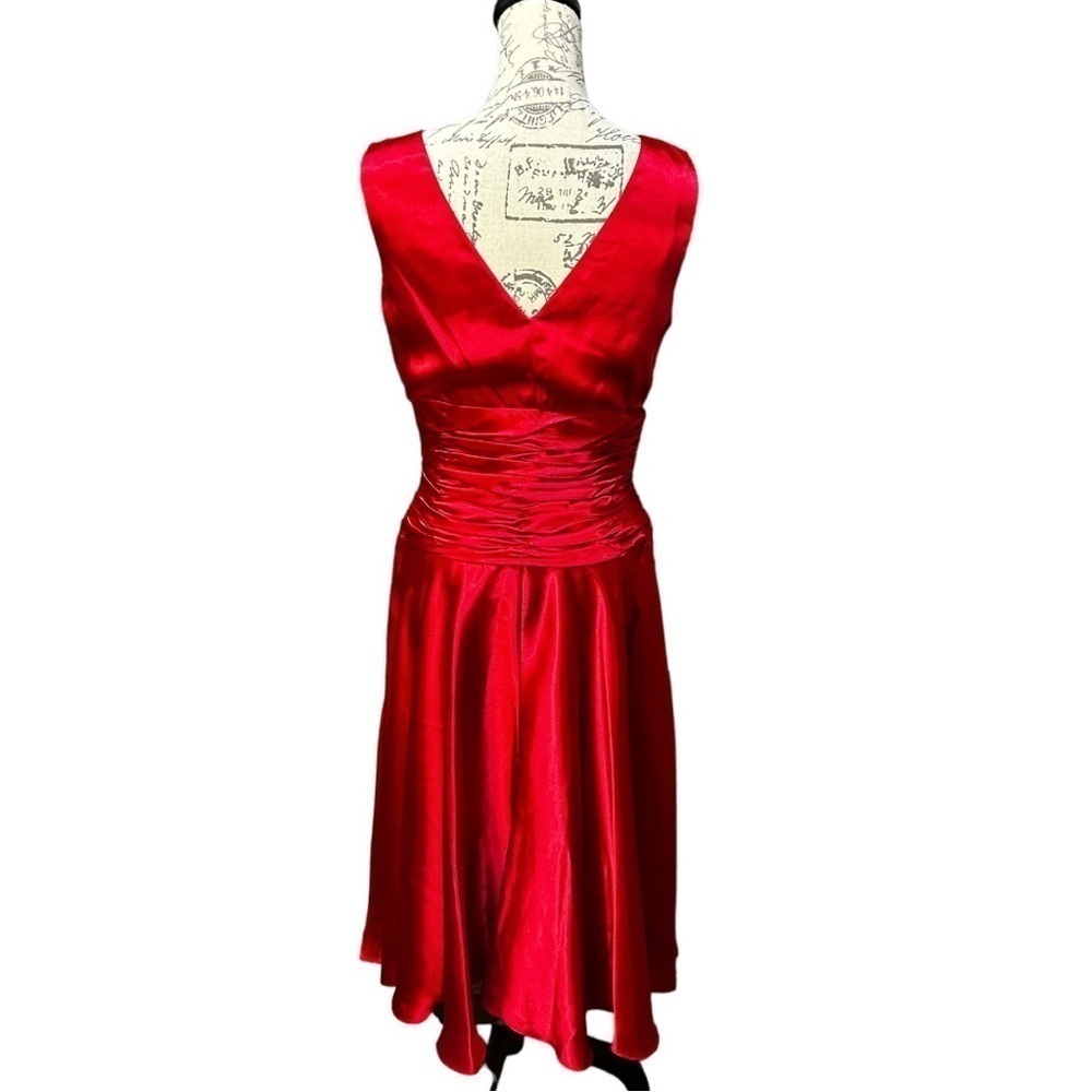 Maggy Boutique Red Satin Formal Dress Size 8 - Picture 4 of 5